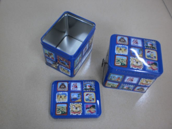 ML-243 MUSIC TIN.JPG