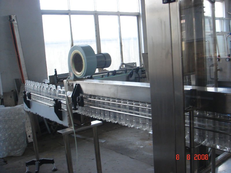 Manual loading table and air fan conveyor