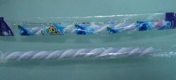 13g twist marshmallow(sour blueberry flavor-Artificial color and flavor).jpg