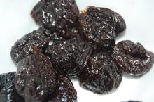 Prunes (dried plums)