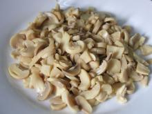 canned mushroom pieces