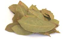 DRIED BAY LEAVES