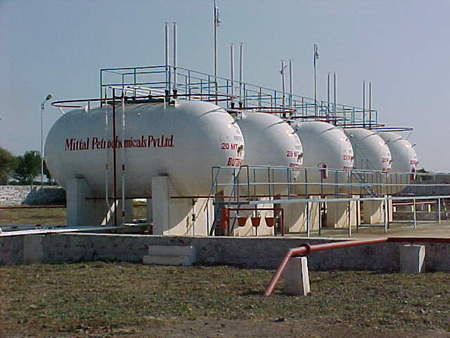 LPG GAS TANKS AND OIL AND PETROLEUM STORAGE CONTAINER