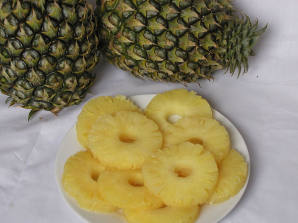 Canned pineapple