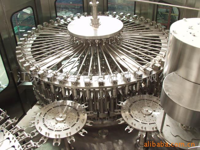 Juice filling machine