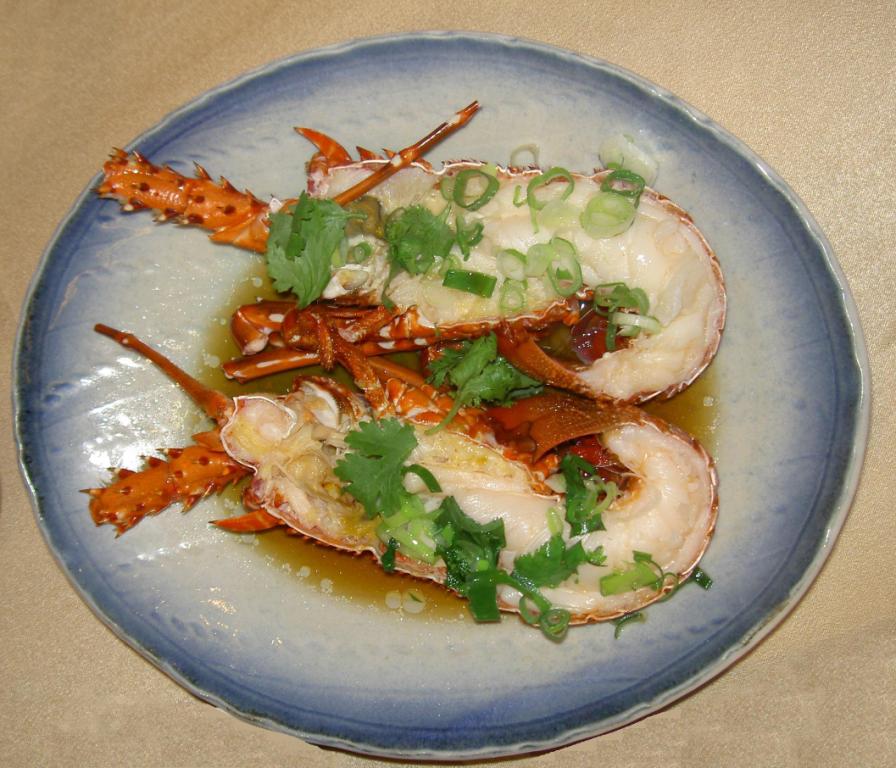 Lobster Split & Clean