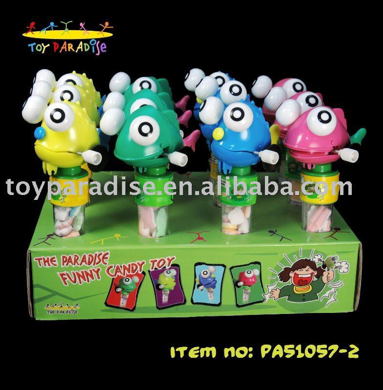 Wind up big eye fish toy with candies