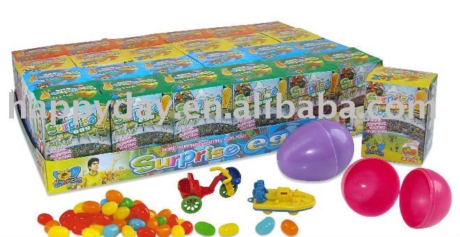 surprise egg with jelly bean and toys001086