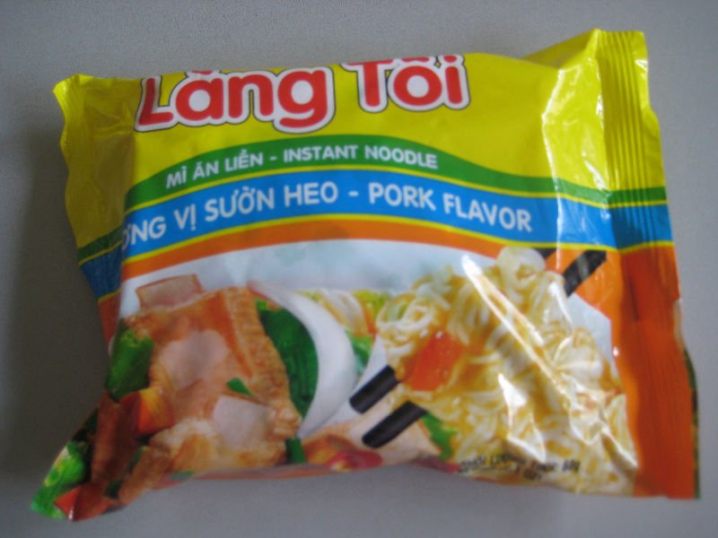 PORK FLAVOUR INSTANT NOODLE