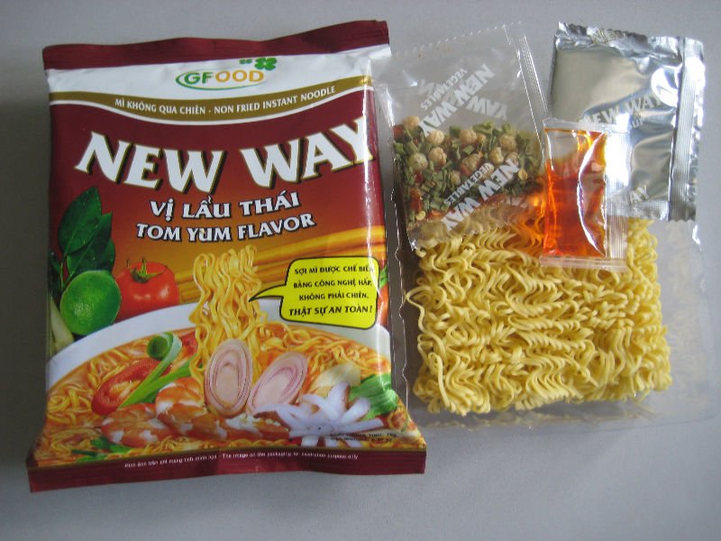 NON-FRIED INSTANT NOODLE WITH TOM YUM FLAVOUR