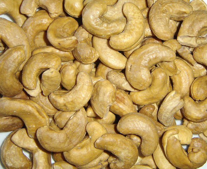  ROASTED   SALTED  ,  RAW  CASHEW NUTS