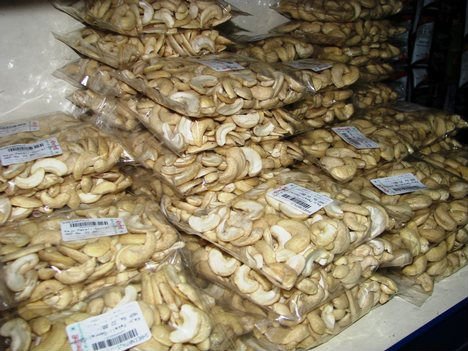  Dry   Cashew  Nut