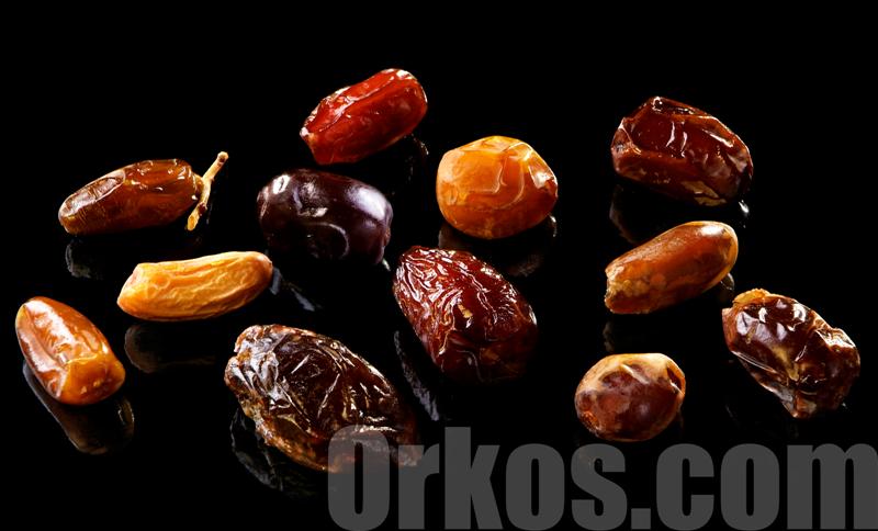Dried and fresh natural Dates