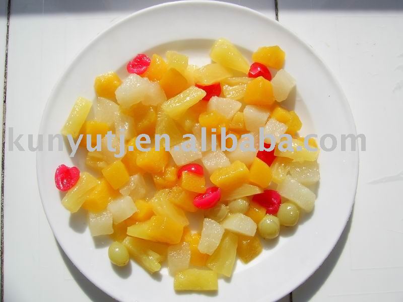 canned fruit  cocktail  in  syrup 