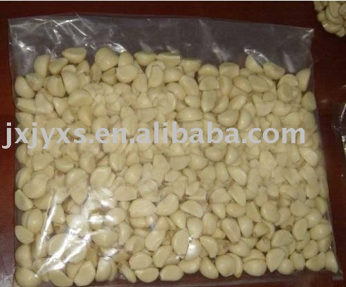 Fresh Peeled Garlic in Carton