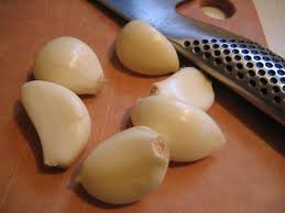 FRESH GARLICS
