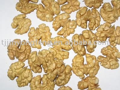 Walnut kernels (L.H.)