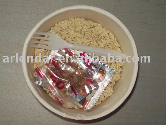  instant   noodles  in  bowl 