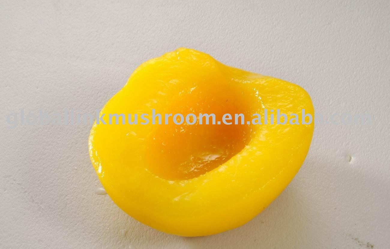 yellow  peach  in  halves 
