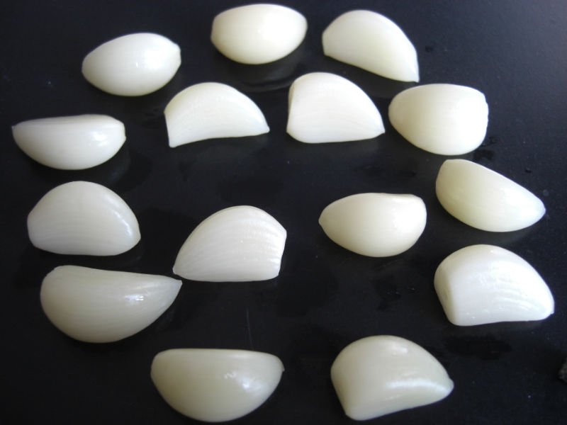 garlic cloves in brine