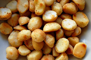 Honey Roasted Macademia nuts for sale