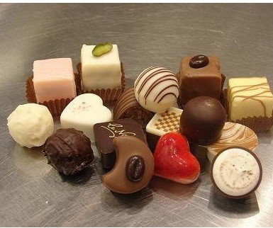 Chocolate :12 Swiss Pralines and Truffles