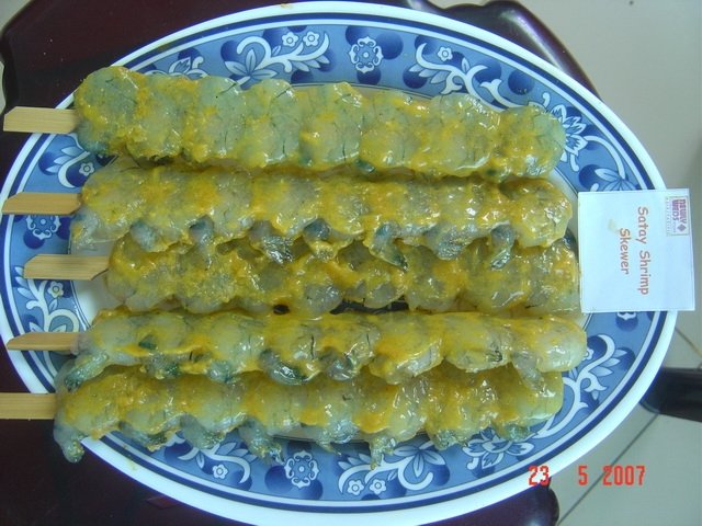 black tiger shrimp skewer with satay sauce