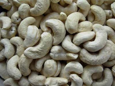 WHITE CASHEW NUTS