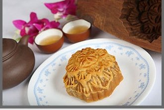Baked White Lotus Paste with Cranberries / Mixed Nuts Mooncakes
