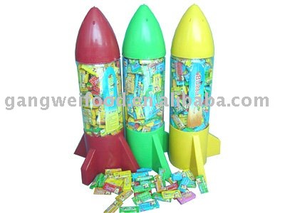 Bubble gum with tattoo in rocket toy