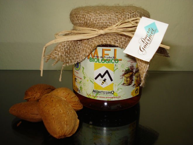  Honey  with  almond s