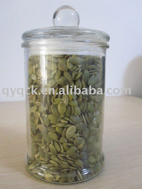 Shelled raw pumpkin seed kernels