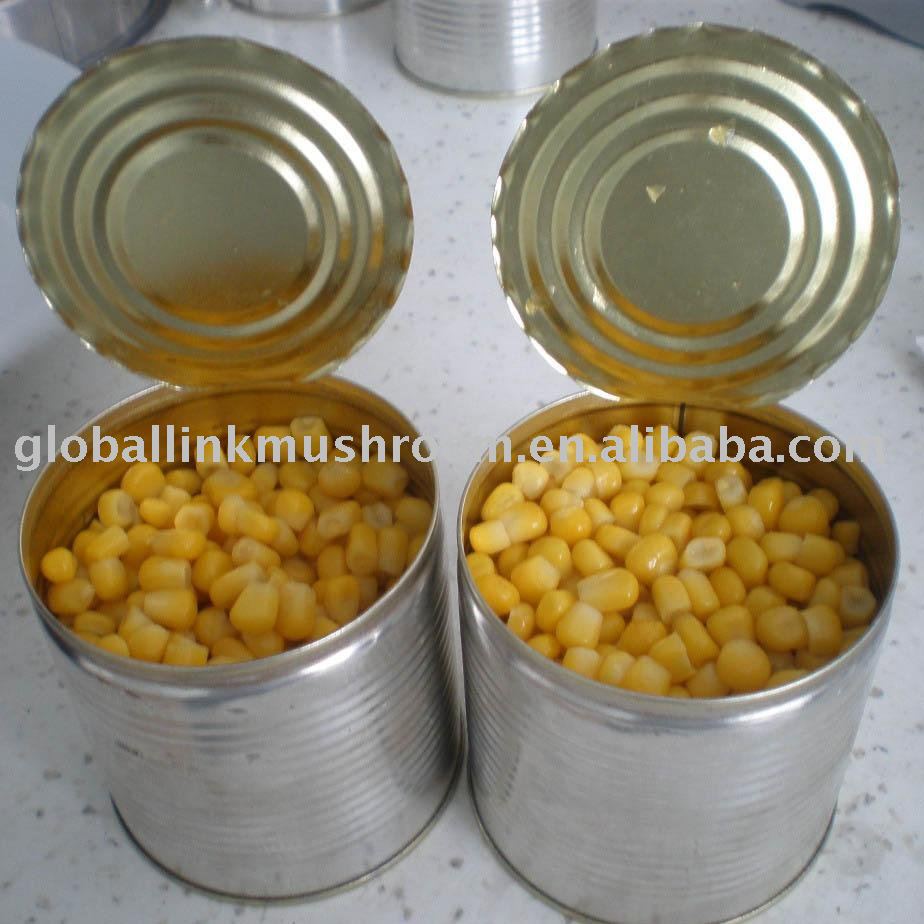 Canned sweet corn in tins