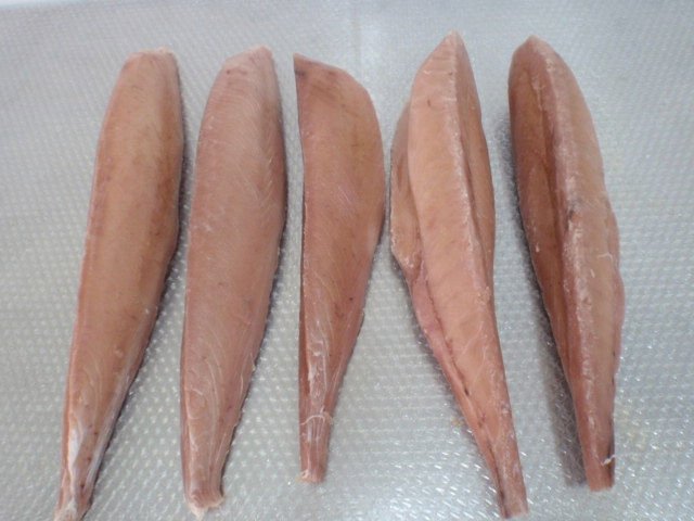 TUNA LOIN FOR STEAKING