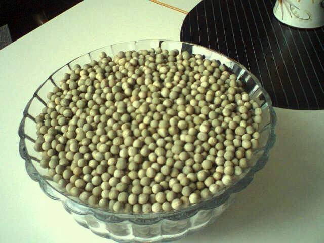  Dry   green   pea s (smooth, round type)