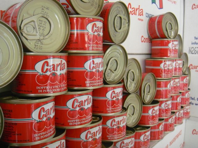 2.2kg canned tomato paste