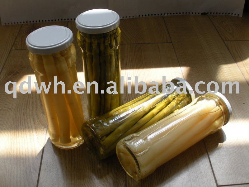White asparagus in tins or jars