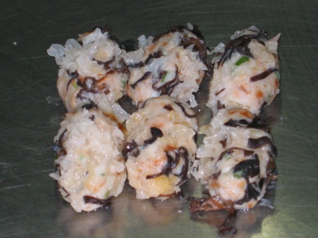 Black fungus & chicken dumpling