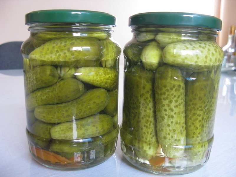 Pickled gherkin 3-6 in glass jar