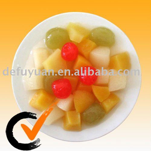 Canned fruit cocktail in syrup