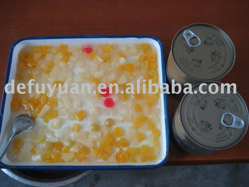 canned fruit cocktail