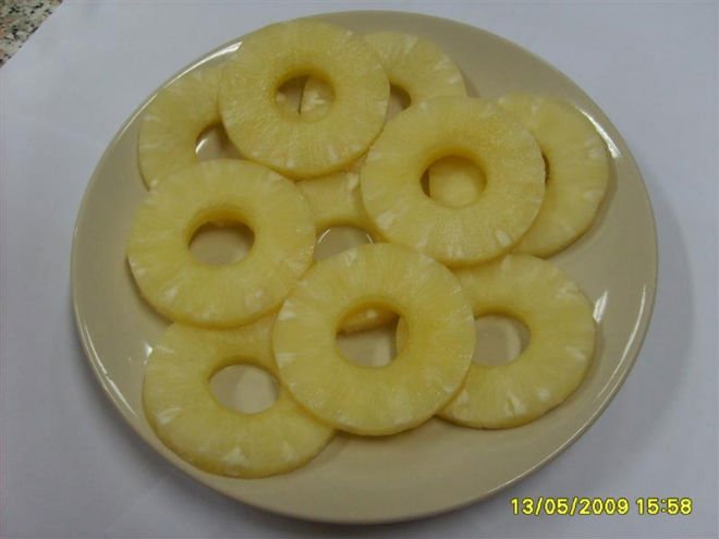 Canned  tropical   fruit s:  pineapple , longan, rambutan, etc.