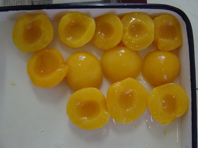canned yellow peach in light syrup