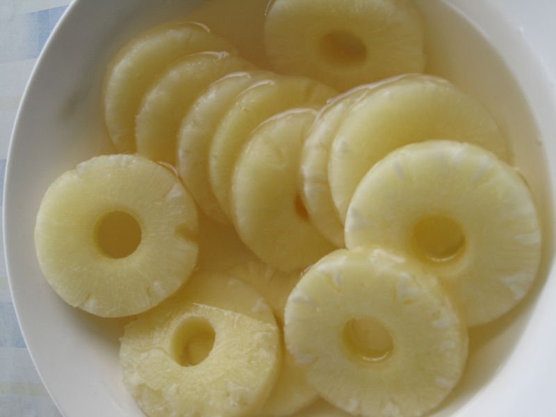  Pineapple  in can