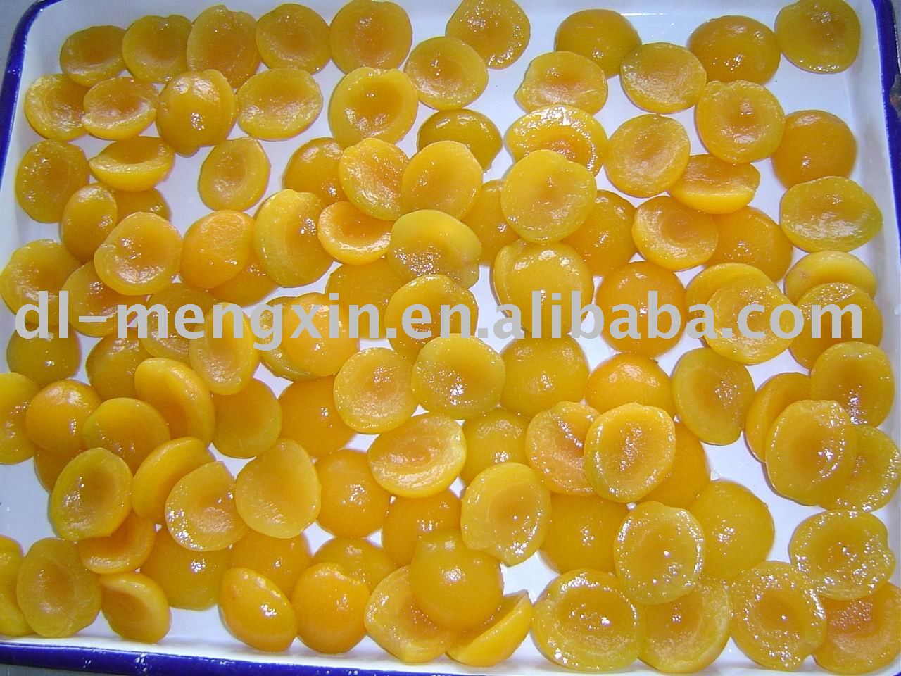 canned apricot in light syrup (canned food)