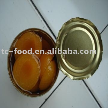 Canned apricot in syrup