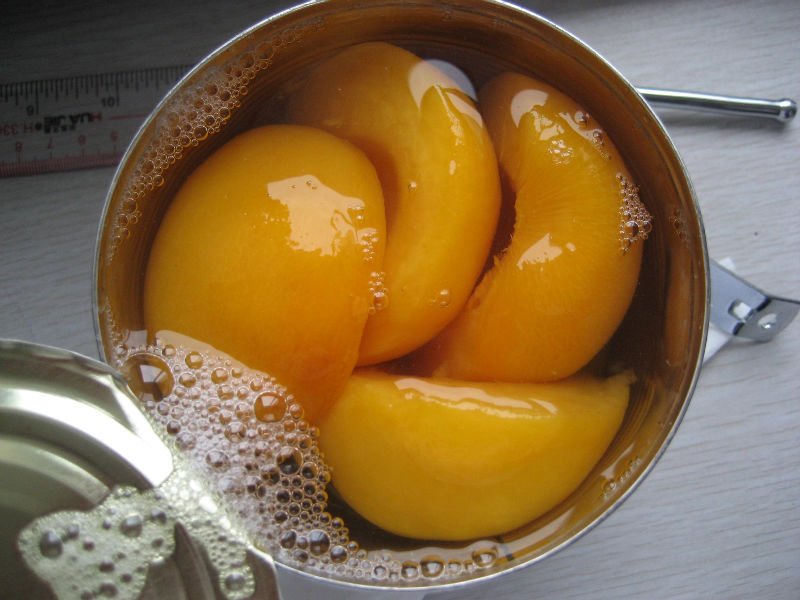 canned  yellow peach halves /slices  (canned food)
