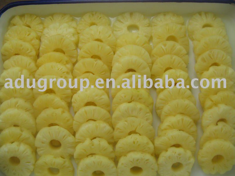 Canned pineapple slice