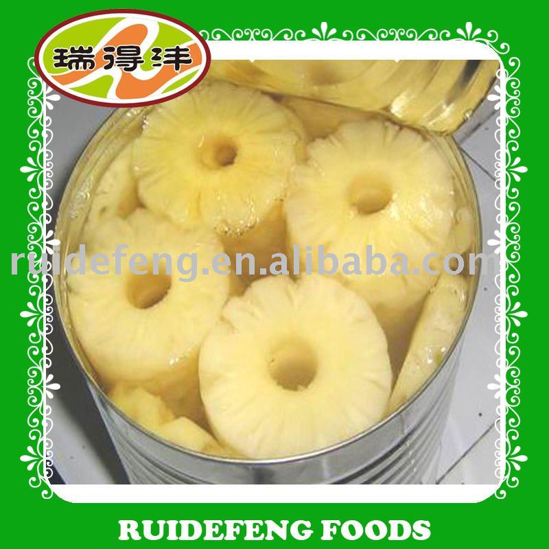 canned pineapple in natural juice or light syrup