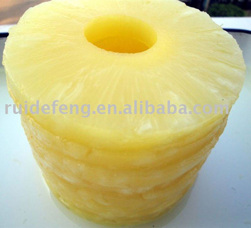 pineapple fruit slices in syrup
